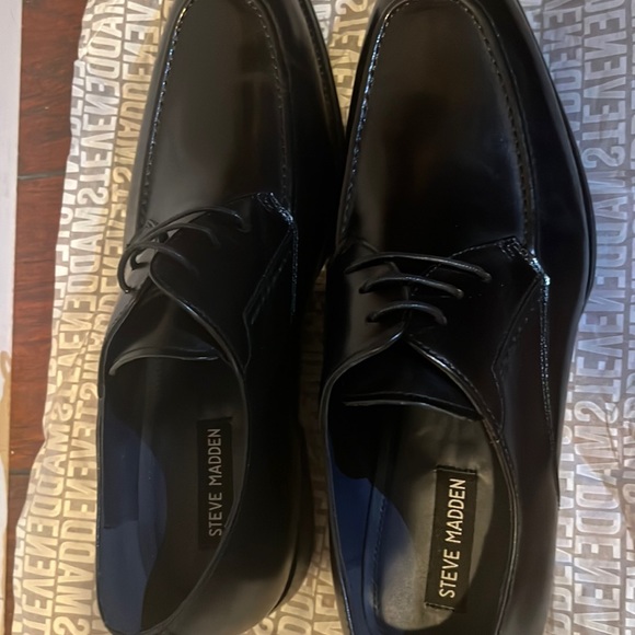 Men’s dress shoes standard width - Picture 1 of 5